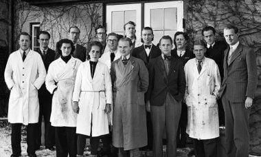 Haldor Topsoe together with some of his very first employees in Gentofte