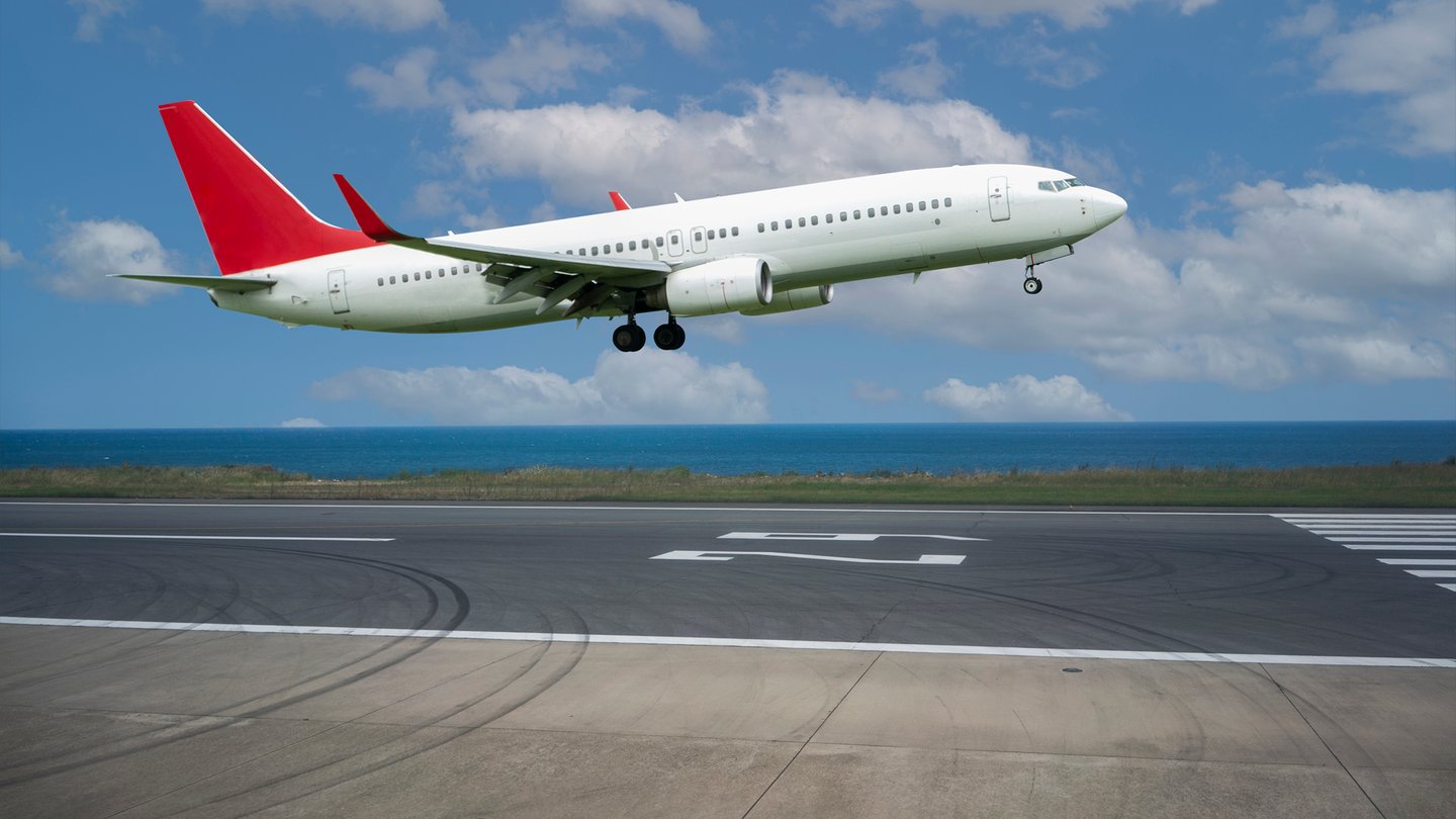 30002 Web billede plane take off 2000x1125