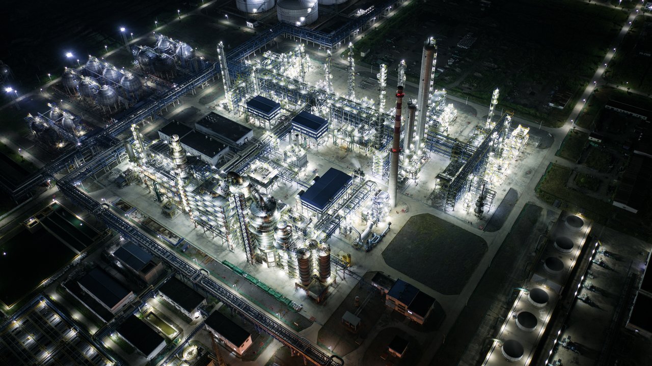 U.S. energy-intensive industry facility adopting advanced technologies for lower-carbon production