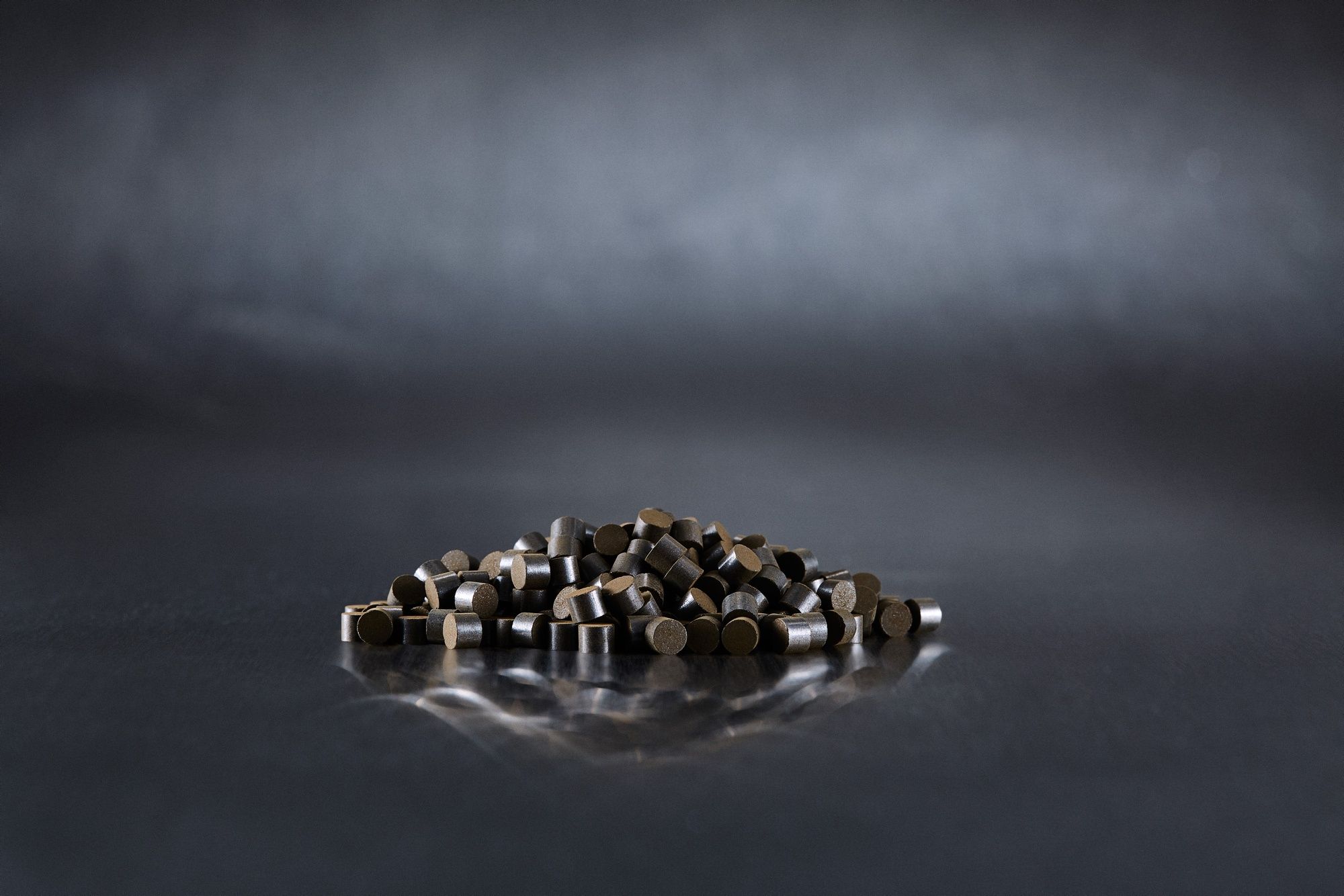 High performance LTS catalysts
